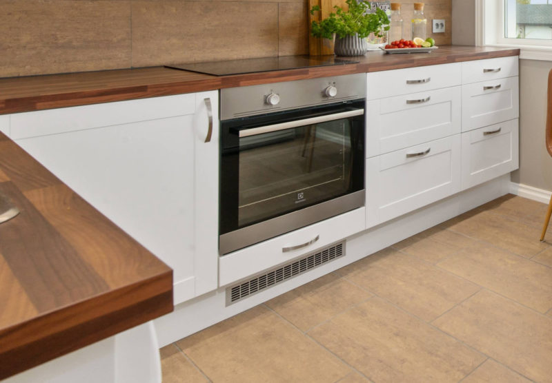 Cuisine avec plan de travail en bois