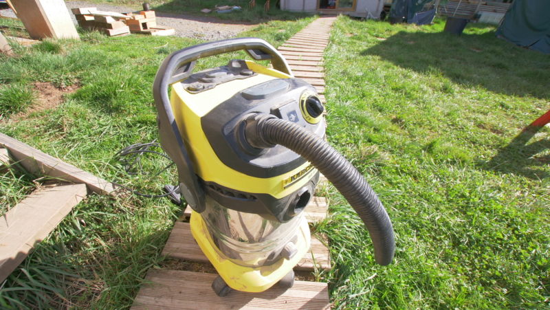 Aspirateur chantier en mode soufflage d'air 